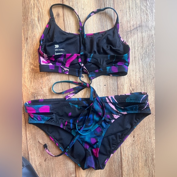 2 piece womens swimsuit- top size S & bottoms size L - Picture 5 of 6